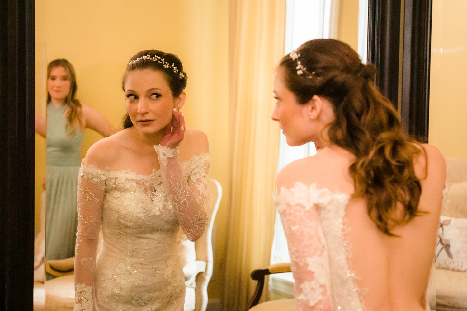 Bride getting ready in Elizabeth's Bridal Room at Wilder Mansion in Elmhurst, IL